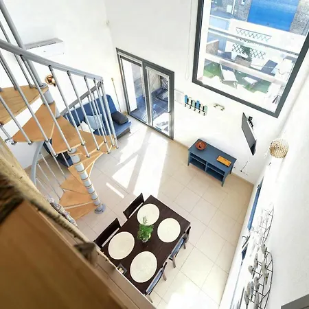 Duplex Luminoso En El Centro De Lägenhet *